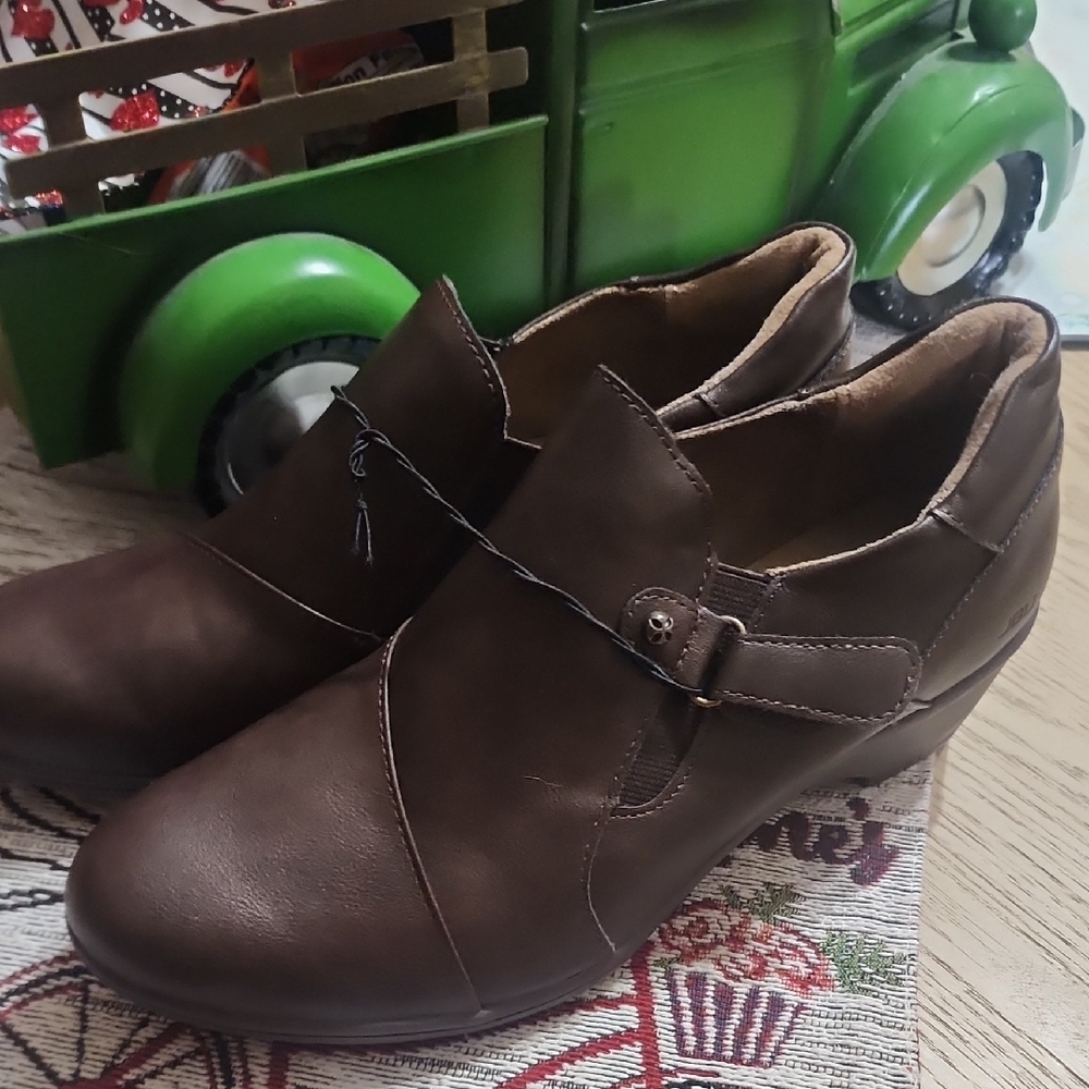 Elegant Brown Women's Shoes